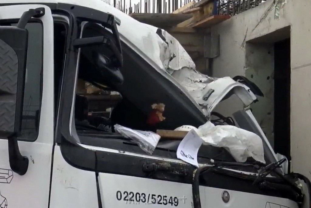 LKW in Rohbau Haus gefahren Huerth Argeles Sur Merstr TK P16.jpg